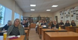 Сразу две группы профактивистов сели за парты!